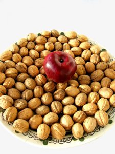 Cholesterol Down Recipe: Apple and Nut Sweet Treat